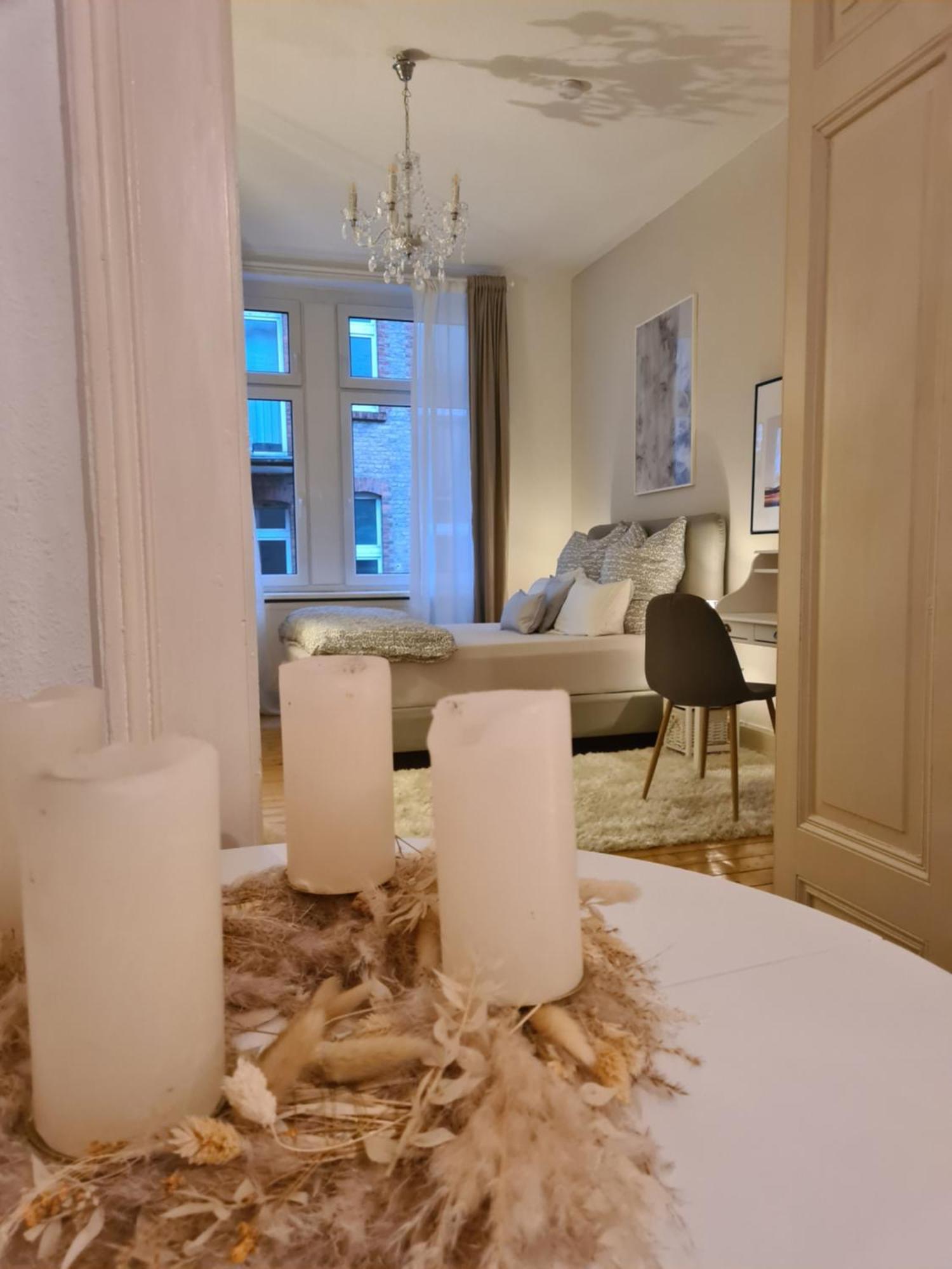 Home Away From Home Stylish Central Netflix Kitchen Wiesbaden Exterior foto